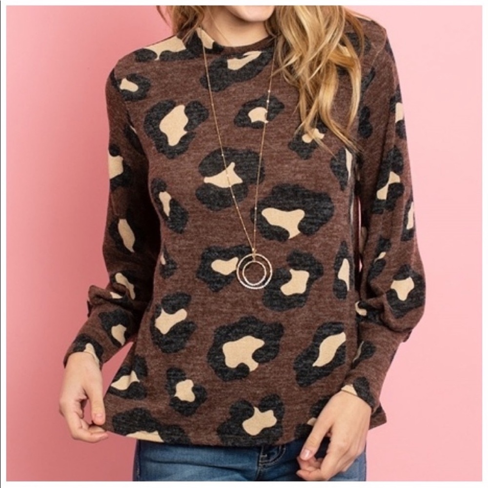 Brown leopard print top